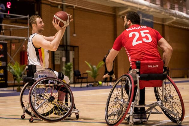 European Championship Wheelchair Basketball 07 12 2021 MADRID, SPAIN December 7 Wheelchair Basketball, Germany vs Switzerland Men, on Day 4 of the European Championship Wheelchair Basketball on 07 12 2021 at Polid Municipal Marques de Samaranch in Madrid, Spain Jan Sadler Germany, 11 , Jan Schuler Switzerland, 25 Copyright: xBEAUTIFULxSPORTS Wunderlx