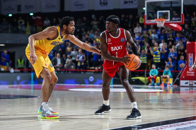 OSTROW WIELKOPOLSKI 07.12.2021 BASKETBALL CHAMPIONS LEAGUE: ARGED BM STAL OSTROW WIELKOPOLSKI - BAXI MANRESA JAMES PALMER, SYLVAIN FRANCISCO FOT. JAKUB JANECKI 400mm.pl NEWSPIX.PL --- Newspix.pl  20211207_004_JAK