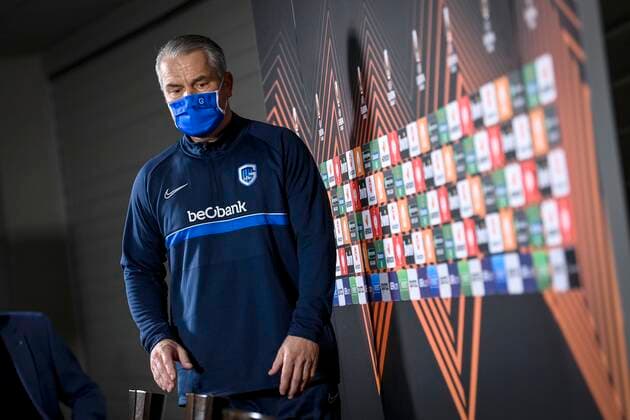 Genk, Belgium - December 08 : Bernd Storck head coach and Theo Bongonda forward of KRC Genk during the press conference, PK, Pressekonferenz of the media activity before the uefa europa league match between KRC Genk and Rapid Wien on December 8, 2021 in Genk, Belgium, 08 12 2021 ( Media Activity befor KRC Genk v Rapid Wien - Europa League PhotoNews Panoramic 