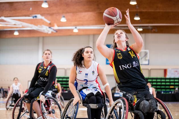 European Championship Wheelchair Basketball 08 12 2021 MADRID, SPAIN December 8 Wheelchair Basketball, France vs Germany Women, on Day 5 of the European Championship Wheelchair Basketball on 08 12 2021 at Polid Municipal Francisco Fernandez Ochoa in Madrid, Spain Marion Blais France, 2 , Lena Knippelmeyer Germany, 14 Copyright: xBEAUTIFULxSPORTS Wunderlx