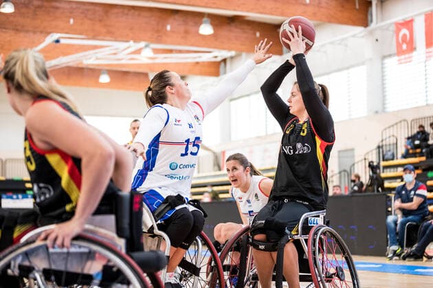 European Championship Wheelchair Basketball 08 12 2021 MADRID, SPAIN December 8 Wheelchair Basketball, France vs Germany Women, on Day 5 of the European Championship Wheelchair Basketball on 08 12 2021 at Polid Municipal Francisco Fernandez Ochoa in Madrid, Spain Angelique Pichon France, 15 , Katharina Lang Germany, 8 Copyright: xBEAUTIFULxSPORTS Wunderlx