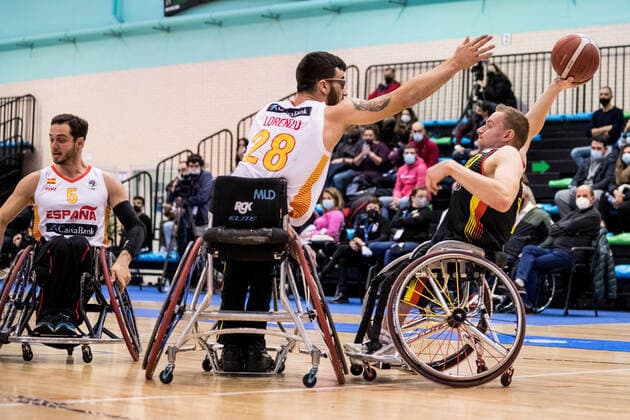 European Championship Wheelchair Basketball 08 12 2021 MADRID, SPAIN December 8 Wheelchair Basketball, Spain vs Germany Men, on Day 5 of the European Championship Wheelchair Basketball on 08 12 2021 at Polid Municipal Francisco Fernandez Ochoa in Madrid, Spain Manuel Enrique Lorenzo Spain, 28 , Jan Haller Germany, 10 Copyright: xBEAUTIFULxSPORTS Wunderlx