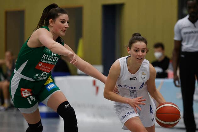 08 12 2021, Basketball, Women, DBBL Cup, Round of 16, QOOL Sharks Rutronik Stars Keltern, GER, Wuerzburg, TGW Sportzentrum Feggrube Picture from left Linn Schüler Rutronik Stars Keltern and Lea Zimmermann QOOL Sharks Copyright: HMBxMedia xHeikoxBecker
