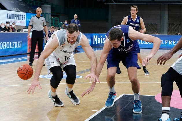 Basketball FIBA Europa Cup 1 Matchday Group I Round 2 at Oberfrankenhalle in Bayreuth Season 2021 2022 Medi Bayreuth vs ZZ Leiden Martynas Sajus Medi Bayreuth 19 left Einaras Tubutis ZZ Leiden 7 right