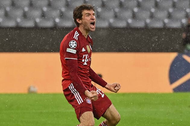 Bilder des Jahres 2021, Sport 12 Dezember Sport Themen der Woche KW49 Sport Bilder des Tages Torjubel Thomas MUELLER (MÜLLER,Bayern Muenchen), nach Tor zum 1-0, Jubel,Freude,Begeisterung, Aktion. Fussball Champions League Gruppe E FC Bayern Muenchen - FC Barcelona, Barca am 08.12.2021,A L L I A N Z A R E N A. Â *** Goal celebration Thomas MUELLER MÜLLER, Bayern Muenchen, after goal to the 1 0, jubilation, joy, enthusiasm, action football Champions League group E FC Bayern Muenchen FC Barcelona on 08 12 2021, A L L I A N Z A R E N A Â