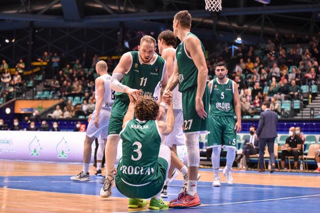 7DAYS EUROCUP KOSZYKOWKA MEZCZYZN 6 KOLEJKA MECZ WKS SLASK WROCLAW - HAMBURG TOWERS 7DAYS EUROCUP BASKETBALL MANS MATCH WKS SLASK WROCLAW - HAMBURG TOWERS ALEKSANDER DZIEWA IVAN RAMLJAK JAKUB KAROLAK FOT. PRZEMYSLAW KAROLCZUK 400MM.PL NEWSPIX.PL --- Newspix.pl  211208_slask_hamburg_KAR-29