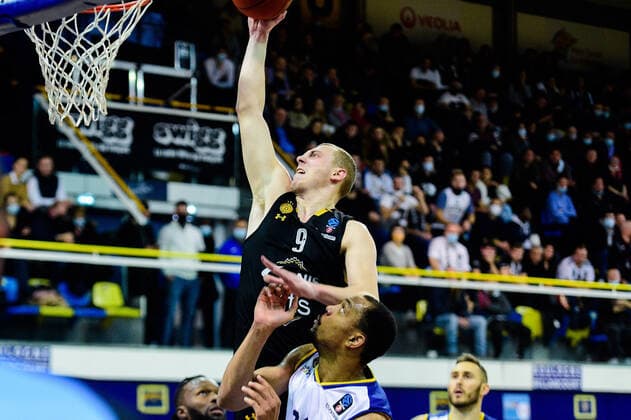 SMAILAGIC ALEN ( 9 - Partizan Belgrade ) - Vince HUNTER ( 32 - Metropolitans 92 ) - BASKET : Metropolitans 92 vs Partizan Belgrade - Eurocup - 08 12 2021 FedericoPestellini Panoramic 