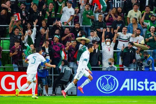 Jordan Silva (R) of Mexico celebrates a goal against Chile, during a friendly preparation match today, at the Q2 Stadium, in Austin, United States, 09 December 2021. EFE Carlos Eduardo Ramirez Mexico vs Chile !ACHTUNG: NUR REDAKTIONELLE NUTZUNG!  Copyright: xCarlosxEduardoxRamírezx AME3334 20211209-9b1d944d08bf391cc172998943a31f1a236070b9
