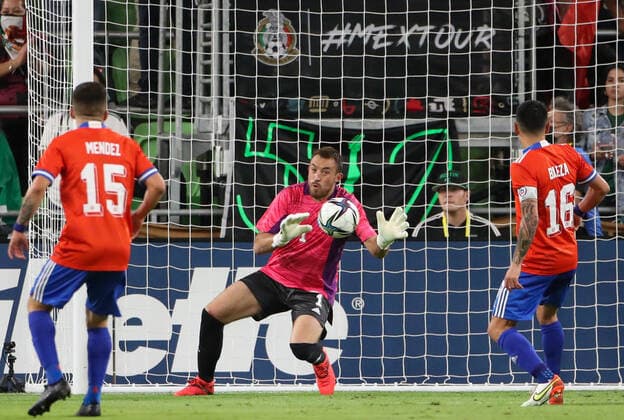 December 8, 2021: Chile goalkeeper SEBASTIAN PEREZ (1) makes a save during an International Friendly, Länderspiel, Nationalmannschaft soccer match between Mexico and Chile on December 8, 2021 in Austin, Texas. - ZUMAc201 20211208_zap_c201_037 Copyright: xScottxColemanx