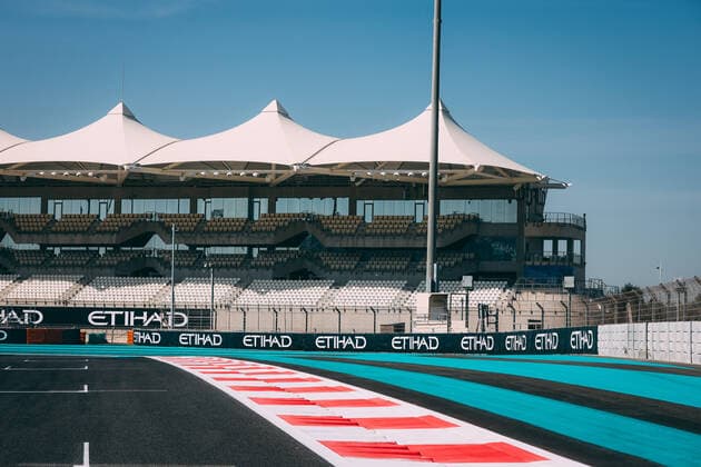 illustration track during the Formula 1 Etihad Airways Abu Dhabi Grand Prix 2021, 22th round of the 2021 FIA Formula One World Championship, WM, Weltmeisterschaft from December 10 to 12, 2021 on the Yas Marina Circuit, in Yas Island, Abu Dhabi - F1 - ABU DHABI GRAND PRIX 2021 DPPI Panoramic  03321019_AV6_3826