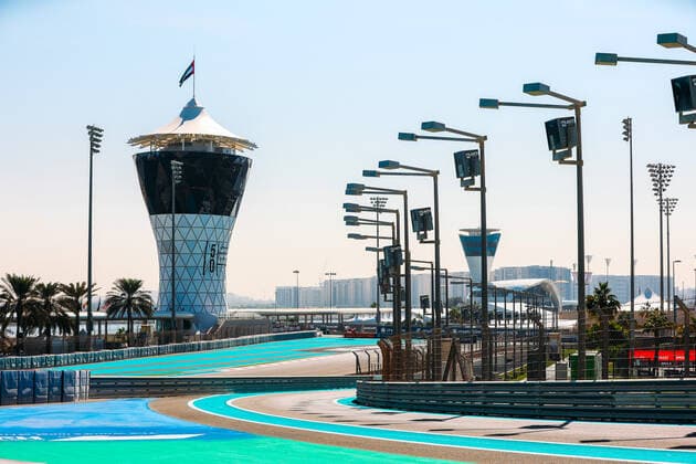 Sport Bilder des Tages illustration track during the Formula 1 Etihad Airways Abu Dhabi Grand Prix 2021, 22th round of the 2021 FIA Formula One World Championship, WM, Weltmeisterschaft from December 10 to 12, 2021 on the Yas Marina Circuit, in Yas Island, Abu Dhabi - F1 - ABU DHABI GRAND PRIX 2021 DPPI Panoramic  03321019_AV6_3835