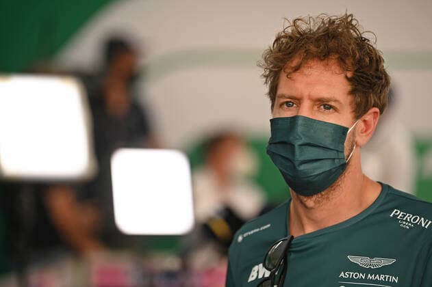 09 12 2021, xekx, Formula 1 FIA, Abu Dhabi Grand Prix 2021 emspor, Sebastian Vettel Aston Martin F1 Team, 5 DFL DFB REGULATIONS PROHIBIT ANY USE OF PHOTOGRAPHS as IMAGE SEQUENCES and or QUASI VIDEO Abu Dhabi eel-fotografie Eberhard Krieger