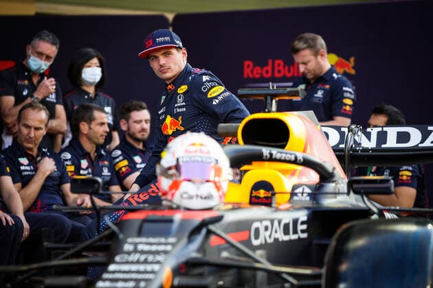 VERSTAPPEN Max (ned), Red Bull Racing Honda RB16B, portrait during the Formula 1 Etihad Airways Abu Dhabi Grand Prix 2021, 22th round of the 2021 FIA Formula One World Championship, WM, Weltmeisterschaft from December 10 to 12, 2021 on the Yas Marina Circuit, in Yas Island, Abu Dhabi - F1 - ABU DHABI GRAND PRIX 2021 DPPI Panoramic  20211209_GOODEN_FG0O4443