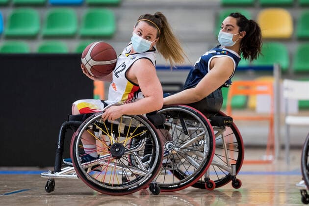 European Championship Wheelchair Basketball 09 12 2021 MADRID, SPAIN 9 December Wheelchair Basketball, Germany vs Great Britain Ladies on Day 6 of the European Championship Wheelchair Basketball on 09 12 2021 at Polid Municipal Francisco Fernandez Ochoa in Madrid, Spain Annabel Breuer Germany, 12 , Charlotte Moore Great Britain, 4 Copyright: xBEAUTIFULxSPORTS Wunderlx