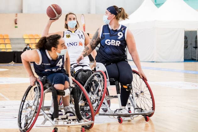 European Championship Wheelchair Basketball 09 12 2021 MADRID, SPAIN December 9 Wheelchair Basketball, Germany vs Great Britain Women on Day 6 of the European Championship Wheelchair Basketball at Polid Municipal Francisco Fernandez Ochoa on 09 12 2021 in Madrid, Spain Charlotte Moore Great Britain, 4 , Lena Knippelmeyer Germany, 14 , Jude Hamer Great Britain, 9 Copyright: xBEAUTIFULxSPORTS Wunderlx