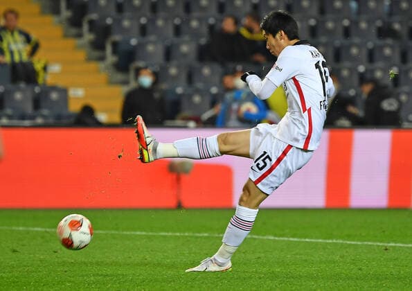 09 12 2021, xjhx, football UEFA Europa League, Fenerbahce Istanbul Eintracht Frankfurt emspor, v l Daichi Kamada Eintracht Frankfurt DFL DFB REGULATES PROHIBIT ANY USE OF PHOTOGRAPHS as IMAGE SEQUENCES and or QUASI VIDEO Istanbul