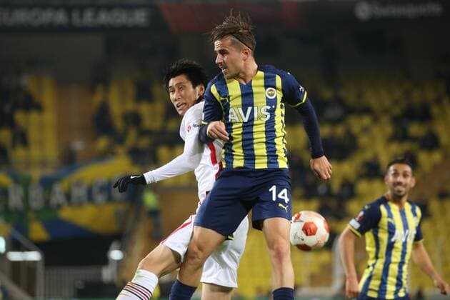 Eintracht Frankfurt™s Daichi Kamada and Fenerbahce™s Dimitris Pelkas during Fenerbahce - Eintracht Frankfurt during UEFA Europa League game at Kadikoy Sukru Saracoglu Stadium in Istanbul, 9th of December, 2021. Copyright: TolgaxAdanali 17355677