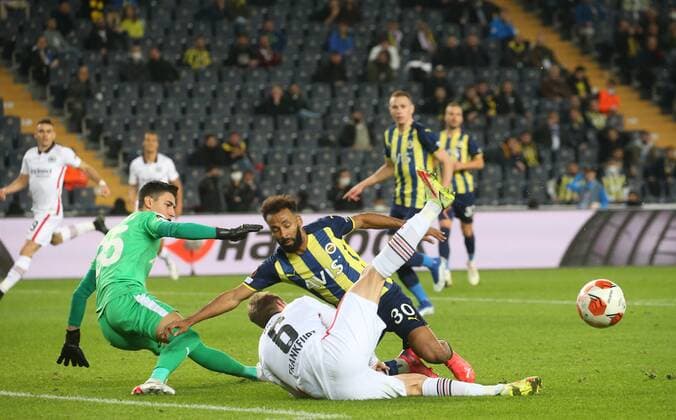 Eintracht Frankfurt™s Kristijan Jakic and Fenerbahce™s Nazim Sangare during Fenerbahce - Eintracht Frankfurt during UEFA Europa League game at Kadikoy Sukru Saracoglu Stadium in Istanbul, 9th of December, 2021. Copyright: TolgaxAdanali 17355681