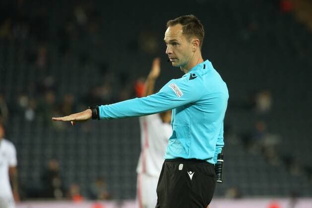 Referree during Fenerbahce - Eintracht Frankfurt during UEFA Europa League game at Kadikoy Sukru Saracoglu Stadium in Istanbul, 9th of December, 2021. Copyright: TolgaxAdanali 17355690