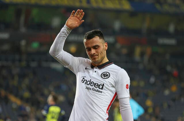 09 12 2021, Football UEFA Europa League, Fenerbahce SK Istanbul Eintracht Frankfurt, emonline, emspor, v l , Filip Kostic Eintracht Frankfurt disappointed, disappointed looking, dissapointed, sad, frustrated, frustrated DFL DFB REGULATES PROHIBIT ANY USE OF PHOTOGRAPHS AS IMAGE SEQUENCES AND OR QUASI VIDEO xdcx Copyright: HMBxMedia Claus
