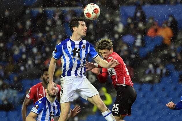 SAN SEBASTIAN lr Aritz Elustondo of Real Sociedad, Ritsu Doan of PSV Eindhoven during the UEFA Europa League match between Real Sociedad and PSV Eindhoven at Estadio de Anoeta on December 9, 2021 in San Sebastian, Spain ANP OLAF KRAAK UEFA Europa League 2021 2022 xVIxANPxSportx xxANPxIVx 441834081