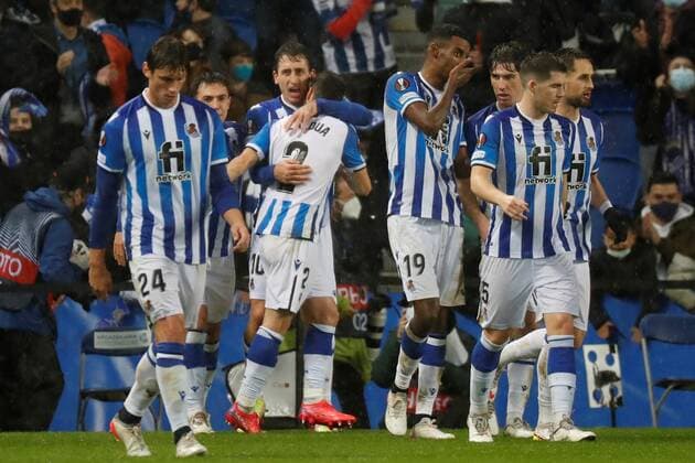 Real Sociedad s striker Mikel Oyarzabal (3-L) celebrates with teammates after scoring the 1-0 lead during the Europa League Group B match between Real Sociedad and PSV Eindhoven at Reale Arena, San Sebastian, northern Spain 09 December 2021. REAL SOCIEDAD vs PSV EINDHOVEN !ACHTUNG: NUR REDAKTIONELLE NUTZUNG!  Copyright: xJuanxHerrerox GRAF1415 20211209-84c2cb424220e1a4cb3e2769f09e69058ac5dd77