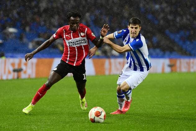 SAN SEBASTIAN lr Bruma of PSV Eindhoven, Aihen Munoz of Real Sociedad during the UEFA Europa League match between Real Sociedad and PSV Eindhoven at Estadio de Anoeta on December 9, 2021 in San Sebastian, Spain ANP OLAF KRAAK UEFA Europa League 2021 2022 xVIxANPxSportx xxANPxIVx 441834788