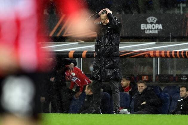 SAN SEBASTIAN PSV Eindhoven coach Roger Schmidt disappointed during the UEFA Europa League match between Real Sociedad and PSV Eindhoven at Estadio de Anoeta on December 9, 2021 in San Sebastian, Spain ANP OLAF KRAAK UEFA Europa League 2021 2022 xVIxANPxSportx xxANPxIVx 441835751