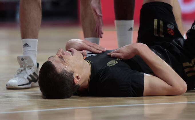 09 12 2018, Euroleague, FC Bayern Basketball vs Anadolou, Audi Dome Muenchen, sports, in picture Vladimir Lucic FCB Basketball on the floor.