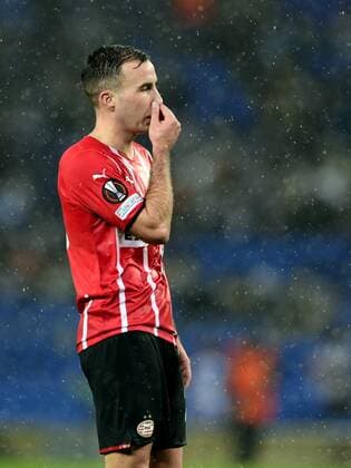 SAN SEBASTIAN Mario Gotze of PSV Eindhoven disappointed during the UEFA Europa League match between Real Sociedad and PSV Eindhoven at Estadio de Anoeta on December 9, 2021 in San Sebastian, Spain ANP OLAF KRAAK UEFA Europa League 2021 2022 xVIxANPxSportx xxANPxIVx 441836028