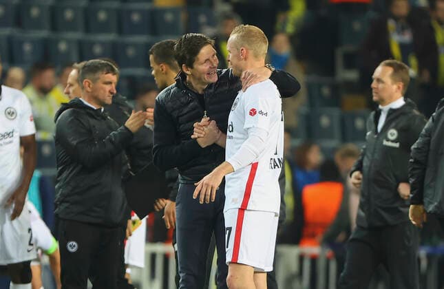 09 12 2021, Football UEFA Europa League, Fenerbahce SK Istanbul Eintracht Frankfurt, emonline, emspor, v l , Oliver Glasner Eintracht Frankfurt and Sebastian Rode Eintracht Frankfurt after the match DFL DFB REGULATIONS PROHIBIT ANY USE OF PHOTOGRAPHS AS IMAGE SEQUENCES AND OR QUASI VIDEO xdcx Copyright: HMBxMedia Claus