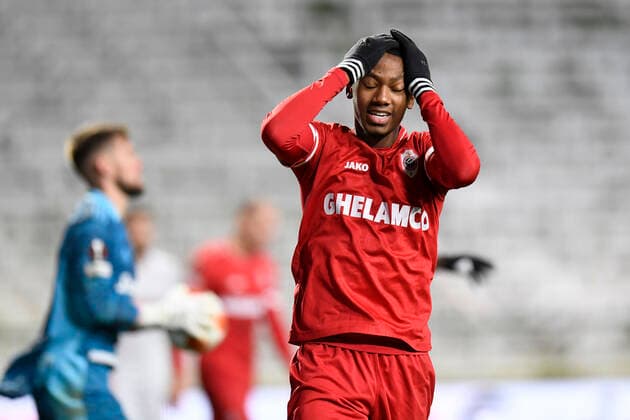Antwerp s Michel Ange Balikwisha shows defeat during an Europa League game between Belgian soccer team Royal Antwerp FC and Greek soccer team Olympiacos F.C., Thursday 09 December 2021, in Antwerp, Belgium, on the sixth and last day in Group D of the UEFA Europa League group stage. TOMxGOYVAERTS  x3152941x