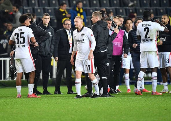 09 12 2021, xjhx, football UEFA Europa League, Fenerbahce Istanbul Eintracht Frankfurt emspor, v l Tuta Eintracht Frankfurt Sebastian Rode Eintracht Frankfurt DFL DFB REGULATIONS PROHIBIT ANY USE OF PHOTOGRAPHS as IMAGE SEQUENCES and or QUASI VIDEO Istanbul