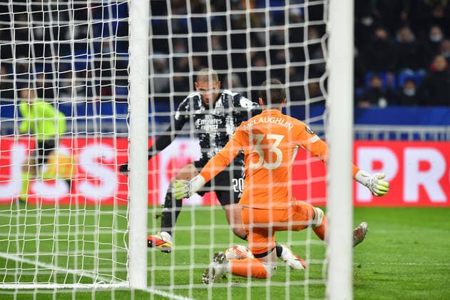 Islam Slimani (lyon) vs Jon McLaughlin (rangers) FOOTBALL: Olympique Lyonnais vs Rangers FC - Ligue Europa - 09 12 2021 FredericChambert Panoramic 