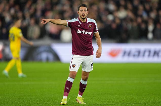 Mandatory Credit: Photo by Jed Leicester Shutterstock (12637592v) Pablo Fornals of West Ham West Ham United v Dinamo Zagreb, UEFA Europa League, Group H, Football, London Stadium, London, UK - 09 Dec 2021 EDITORIAL USE ONLY No use with unauthorised audio, video, data, fixture lists, club league logos or live services. Online in-match use limited to 120 images, no video emulation. No use in betting, games or single club league player publications. West Ham United v Dinamo Zagreb, UEFA Europa League, Group H, Football, London Stadium, London, UK - 09 Dec 2021 EDITORIAL USE ONLY No use with unauthorised audio, video, data, fixture lists, club league logos or live services. Online in-match use limited to 120 images, no video emulation. No use in betting, games or single club league player publications.  Copyright: xJedxLeicester Shutterstockx 12637592v