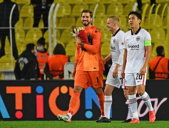 09 12 2021, xjhx, football UEFA Europa League, Fenerbahce Istanbul Eintracht Frankfurt emspor, v l Kevin Trapp Eintracht Frankfurt Sebastian Rode Eintracht Frankfurt Makoto Hasebe Eintracht Frankfurt DFL DFB REGULATIONS PROHIBIT ANY USE OF PHOTOGRAPHS as IMAGE SEQUENCES and or QUASI VIDEO Istanbul