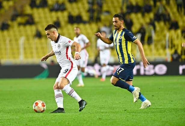 Irfan Can Kahveci (17) of Fenerbahce and Santos Borre (19) of Eintracht Frankfurt during the UEFA Europa League group D match between Fenerbahce and Eintracht Frankfurt at Ulker Stadium on December 9, 2021 in Istanbul, Turkey. (Photo by Seskimphoto) Fenerbahce v Eintracht Frankfurt: Group D - UEFA Europa League 