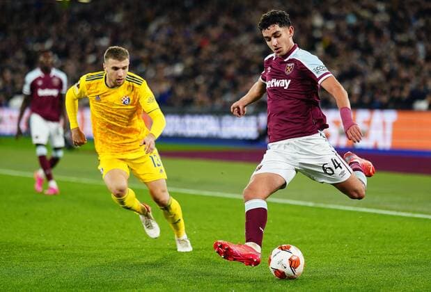 Mandatory Credit: Photo by Jed Leicester Shutterstock (12637592an) Sonny Tufail Perkins of West Ham West Ham United v Dinamo Zagreb, UEFA Europa League, Group H, Football, London Stadium, London, UK - 09 Dec 2021 EDITORIAL USE ONLY No use with unauthorised audio, video, data, fixture lists, club league logos or live services. Online in-match use limited to 120 images, no video emulation. No use in betting, games or single club league player publications. West Ham United v Dinamo Zagreb, UEFA Europa League, Group H, Football, London Stadium, London, UK - 09 Dec 2021 EDITORIAL USE ONLY No use with unauthorised audio, video, data, fixture lists, club league logos or live services. Online in-match use limited to 120 images, no video emulation. No use in betting, games or single club league player publications.  Copyright: xJedxLeicester Shutterstockx 12637592an