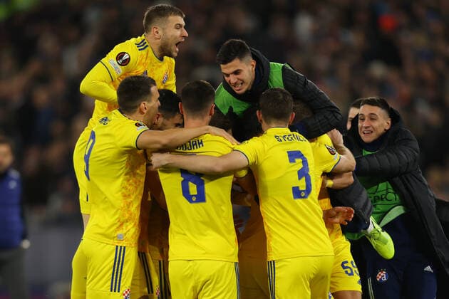 9th December 2021; London Stadium, London, England; Europa League football West Ham versus Dinamo Zagreb; Mislav Or& x161;i& x107; of GNK Dinamo Zagreb celebrates with team mates as he scores for 0-1 in the 3rd minute  ActionPlus12346565 ShaunxBrooks