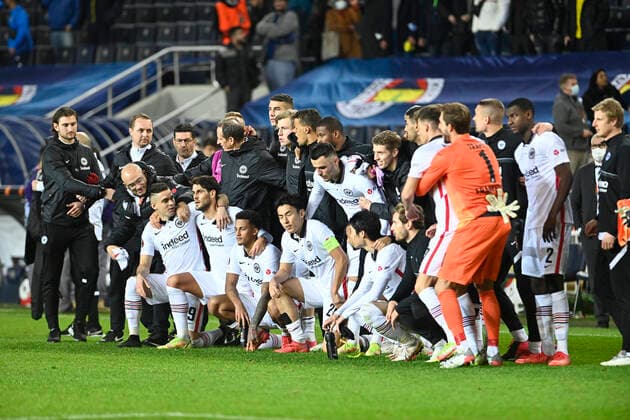 Eintracht Frankfurt players celebrated their first place finishing in the group after the UEFA Europa League group D match between Fenerbahce and Eintracht Frankfurt at Ulker Stadium on December 9, 2021 in Istanbul, Turkey. (Photo by Seskimphoto) Fenerbahce v Eintracht Frankfurt: Group D - UEFA Europa League 