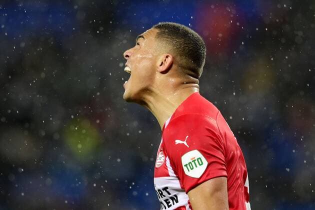 SAN SEBASTIAN Carlos Vinicius PSV lose 3 0 in the UEFA Europa League match against Real Sociedad at Estadio de Anoeta on December 9, 2021 in San Sebastian, Spain ANP OLAF KRAAK UEFA Europa League 2021 2022 xVIxANPxSportx xxANPxIVx 441839092