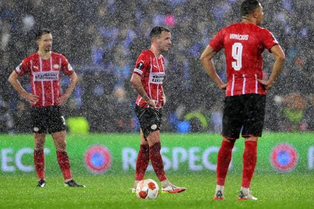 SAN SEBASTIAN Mario Gotze PSV lose 3 0 in the UEFA Europa League match against Real Sociedad at Estadio de Anoeta on December 9, 2021 in San Sebastian, Spain ANP OLAF KRAAK UEFA Europa League 2021 2022 xVIxANPxSportx xxANPxIVx 441839609