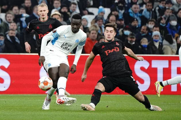 Pape Gueye (Olympique de Marseille) - Konstantin Maradishvili (Lokomotiv Moscou) FOOTBALL : Olympique de Marseille vs Lokomotiv de Moscou - League Europa - Marseille - 09 12 2021 NorbertScanella Panoramic 