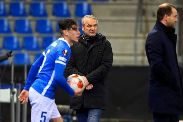GENK, BELGIUM - DECEMBER 09 : Bernd Storck head coach of KRC Genk during the UEFA Europa League Group stage H match between KRC Genk and SK Rapid Wien on December 9, 2021 in Genk, Belgium, 9 12 2021 ( KRC Genk v Rapid Wien - UEFA Europa League PhotoNews Panoramic 