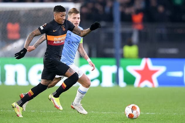 SS Lazio v Galatasaray - Europa League Patrick van Aanholt of Galatasaray and Sergej Milinkovic-Savic of SS Lazio compete for the ball during the UEFA Europa League match between SS Lazio and Galatasaray at Stadio Olimpico, Rome, Italy on 9 December 2021. Roma Roma Italy  Copyright: xGiuseppexMaffiax originalFilename:maffia-sslaziov211209_npOGl.jpg