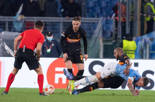 December 9, 2021, Rome, Italy: Lazio s Sergej Milinkovic Savic in action during Europa League soccer match between SS Lazio and Galatasaray AS at Olimpico Stadium in Rome, 09 December 2021. ANSA MAURIZIO BRAMBATTI Rome Italy - ZUMAa110 20211209_zaf_a110_066 Copyright: xMaurizioxBrambattix