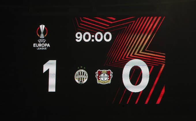 Football, Men, 2021 2022 season, UEFA Europa League Group G, Matchday 6 , Ferencvaros Budapest Bayer Leverkusen, Scoreboard with 1 0 final score, 09 12 2021, Copyright: xSzilviaxMichellerx xMatthiasxKocx