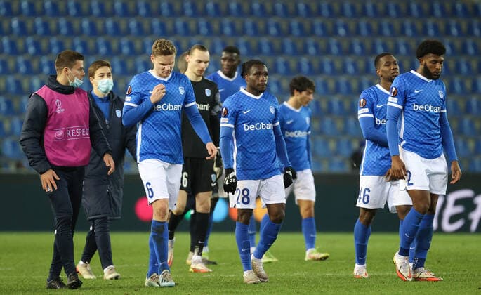 Genk s players look dejected after losing a game between Belgian soccer team KRC Genk and Austrian soccer team SK Rapid Wien, Thursday 09 December 2021, in Genk, in the group H of the Europa League group stage, on the sixth and last day. VIRGINIExLEFOUR  x3153102x