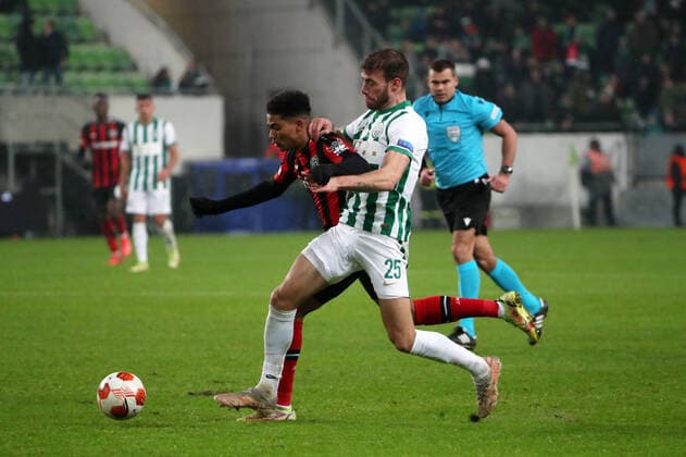 Football, Men, 2021 2022 season, UEFA Europa League Group G, Matchday 6 , Ferencvaros Budapest Bayer Leverkusen, v l Amine Adli Bayer Leverkusen , Miha Blazic Ferencvaros , 09 12 2021, Copyright: xSzilviaxMichellerx xMatthiasxKocx
