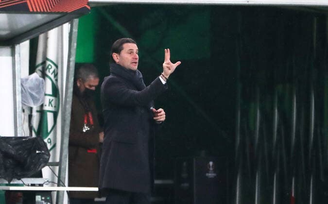 Football, Men, 2021 2022 season, UEFA Europa League Group G, Matchday 6 , Ferencvaros Budapest Bayer Leverkusen, Coach Gerardo Seoane Bayer Leverkusen , 09 12 2021, Copyright: xSzilviaxMichellerx xMatthiasxKocx
